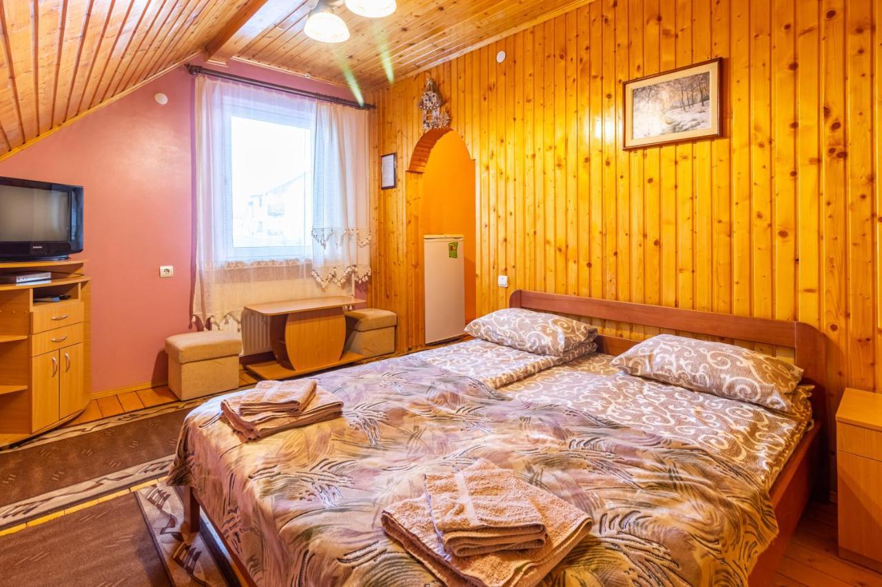 Smerichka Hotel Slavske Exterior photo