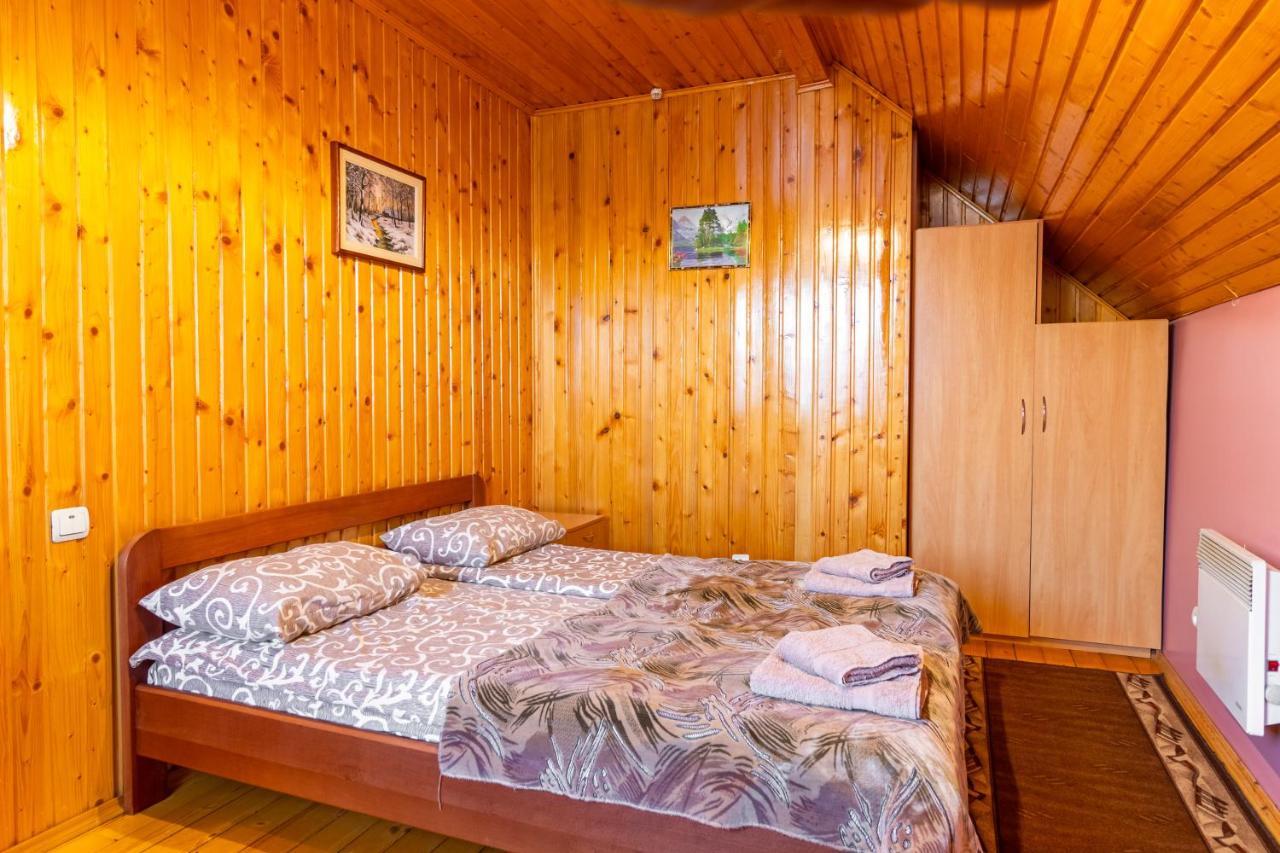 Smerichka Hotel Slavske Exterior photo